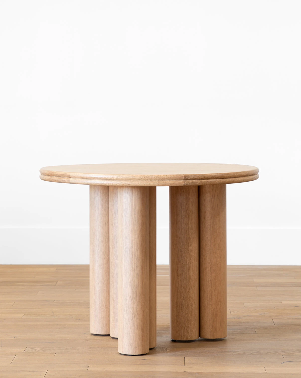 Ardell Table - Image 4
