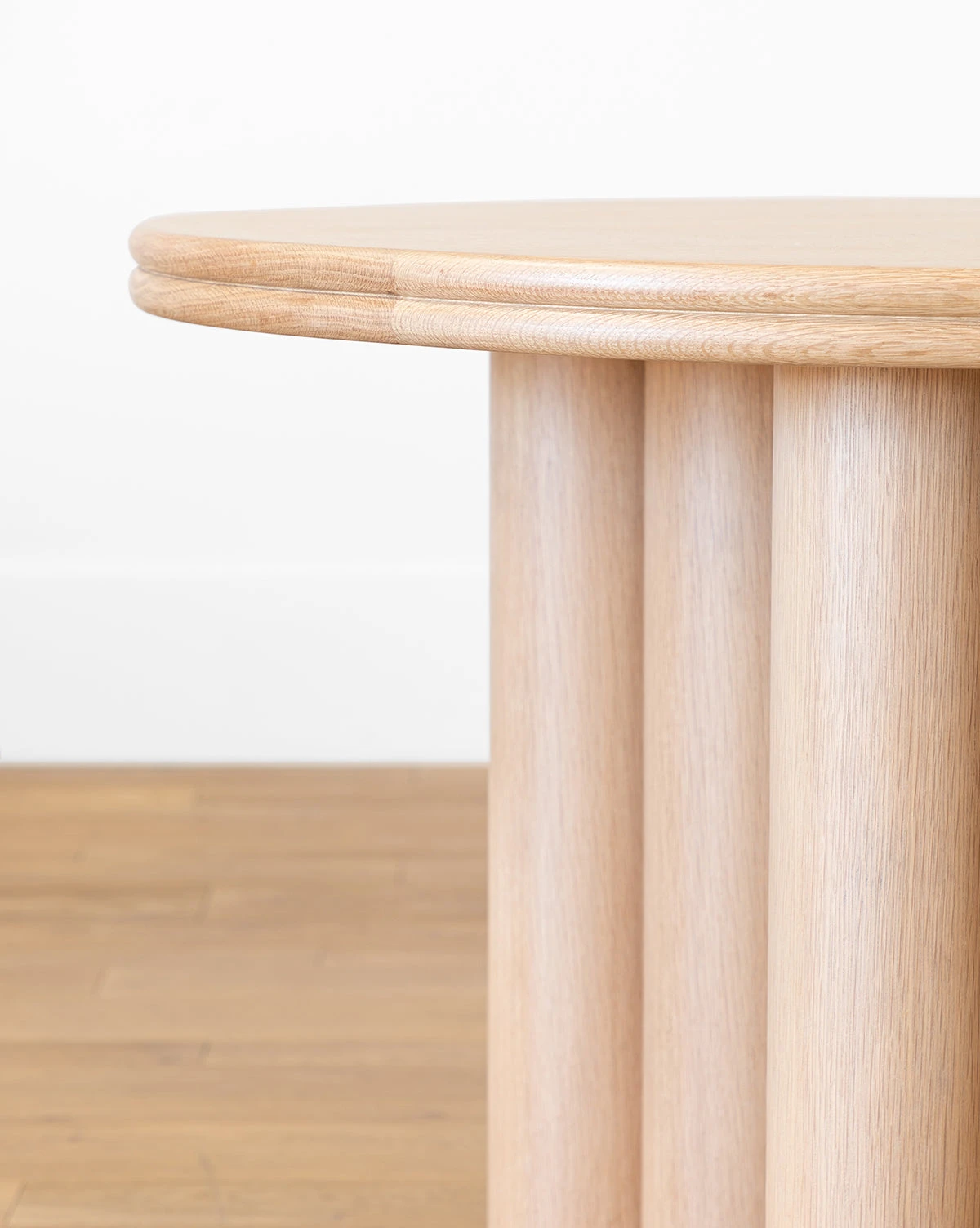 Ardell Table - Image 5