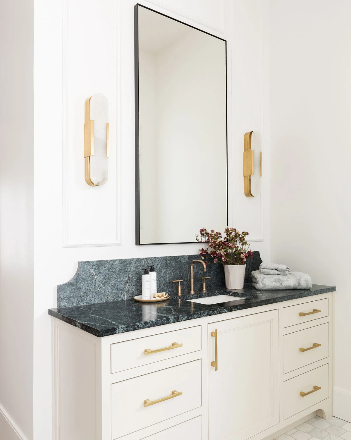 Melange Elongated Sconce - Image 3