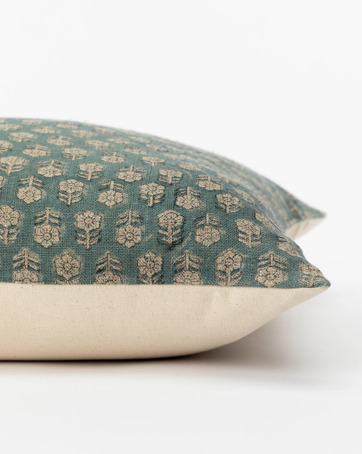 Perla Pillow Cover - Image 5